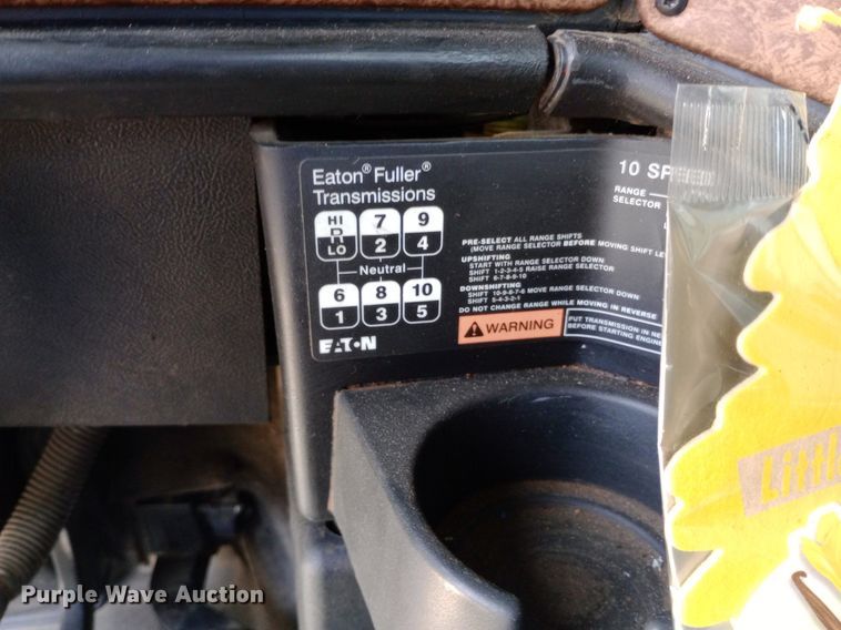 image for item NY9336 2007 Freightliner  FLD132 Classic XL semi truck