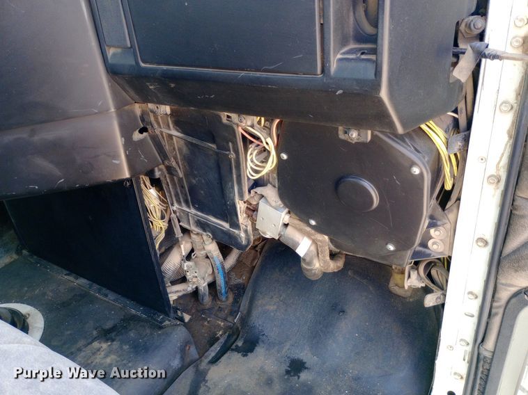 image for item NY9336 2007 Freightliner  FLD132 Classic XL semi truck