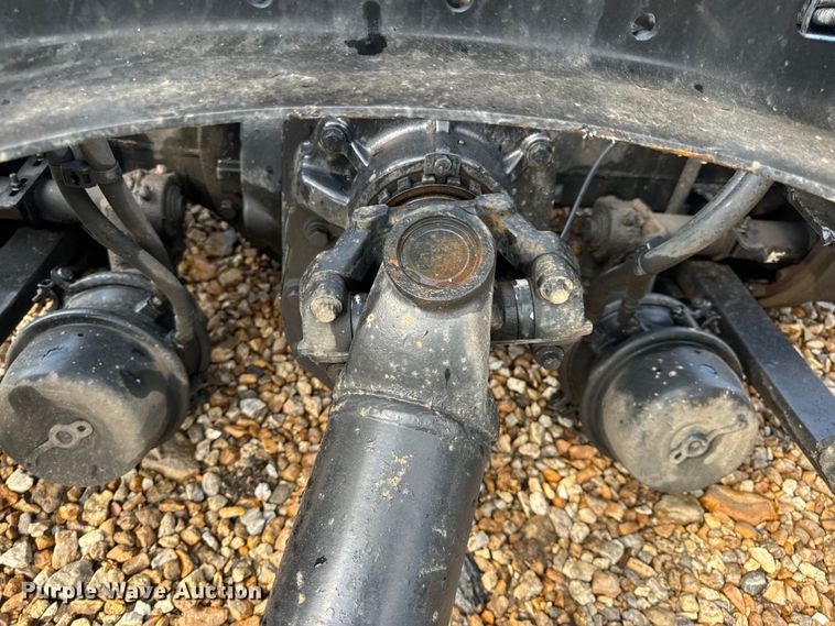 image for item OF9788 2015 Freightliner  semi truck rear end