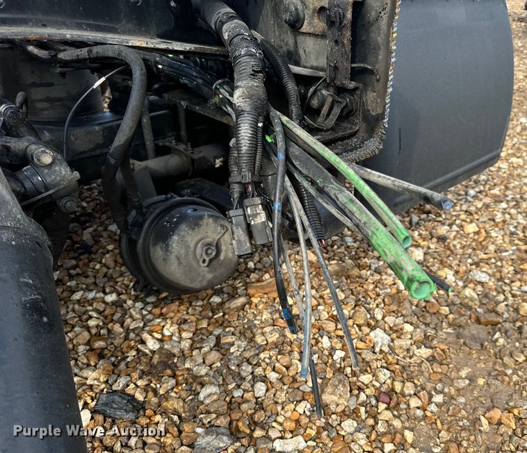 image for item OF9788 2015 Freightliner  semi truck rear end