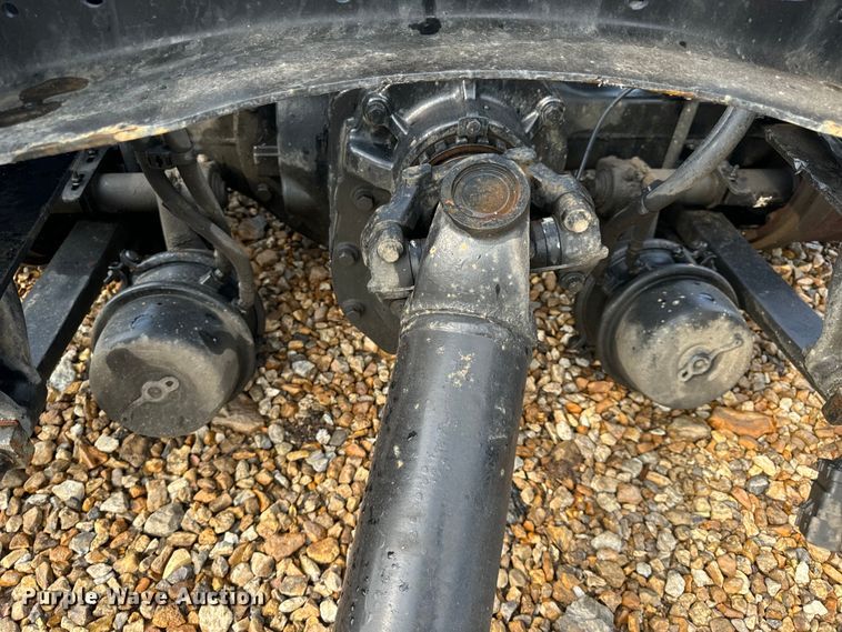 image for item OF9788 2015 Freightliner  semi truck rear end