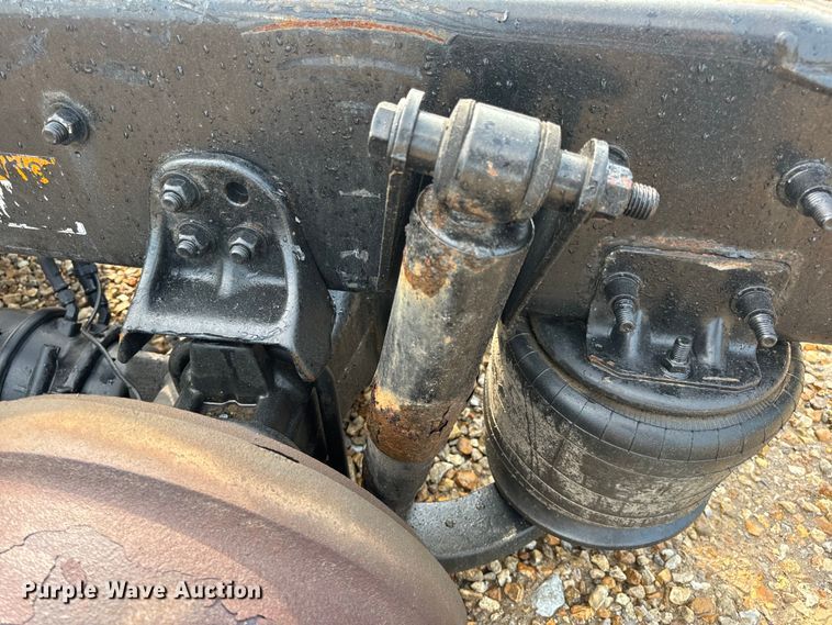 image for item OF9788 2015 Freightliner  semi truck rear end