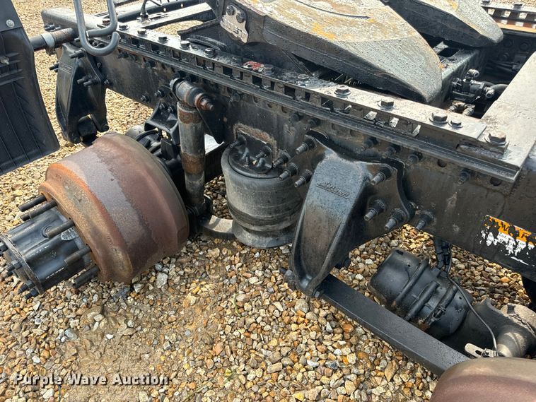 image for item OF9788 2015 Freightliner  semi truck rear end