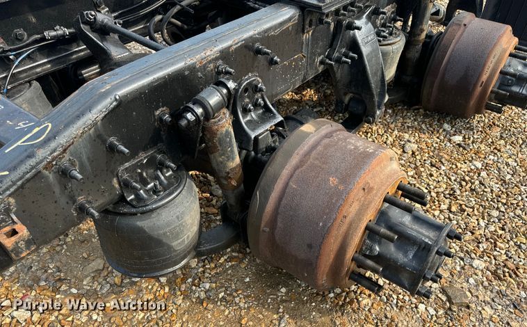 image for item OF9788 2015 Freightliner  semi truck rear end