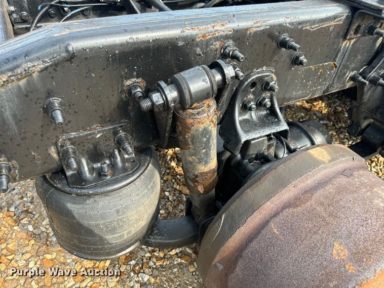 image for item OF9788 2015 Freightliner  semi truck rear end