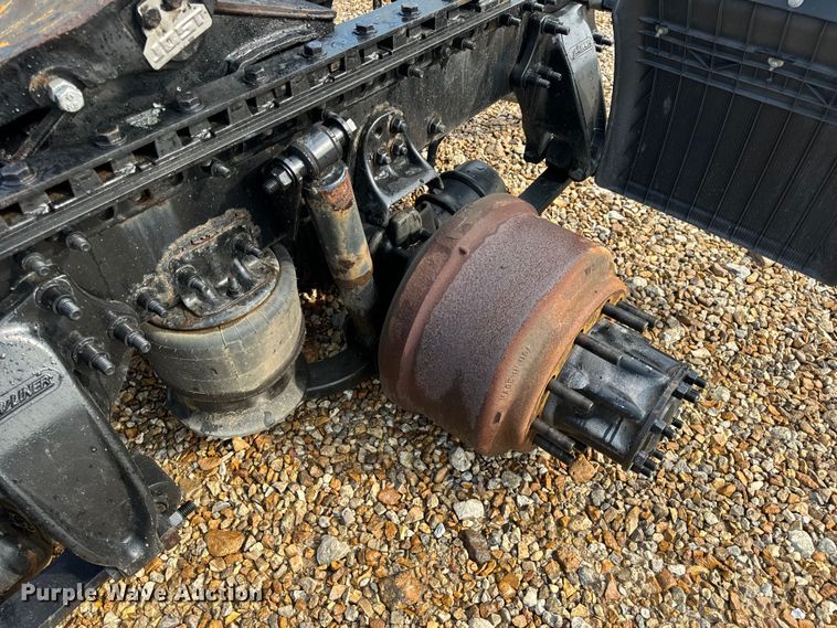 image for item OF9788 2015 Freightliner  semi truck rear end