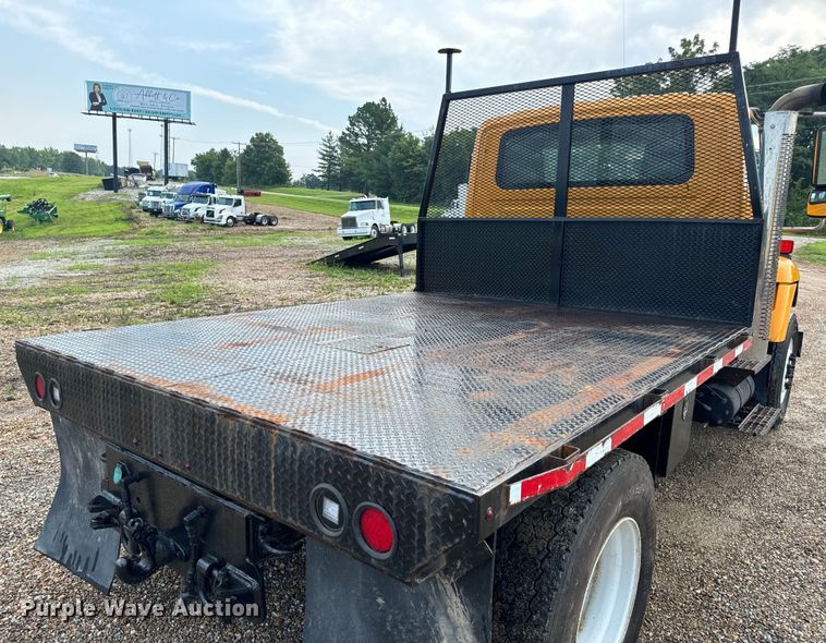 image for item OF9789 2006 International  7400 flatbed truck