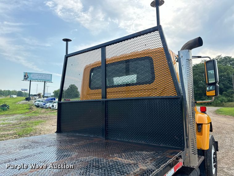 image for item OF9789 2006 International  7400 flatbed truck