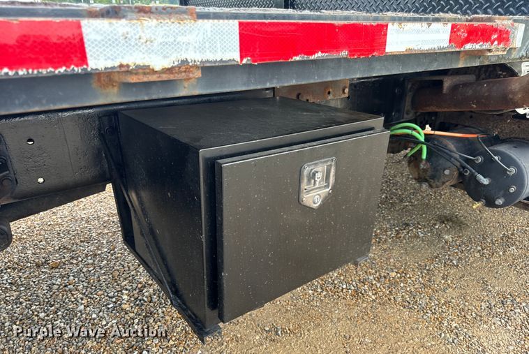 image for item OF9789 2006 International  7400 flatbed truck