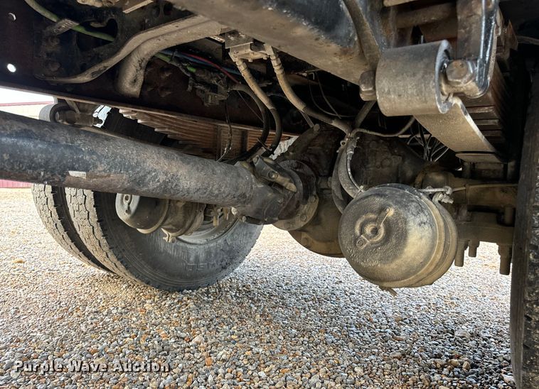 image for item OF9789 2006 International  7400 flatbed truck