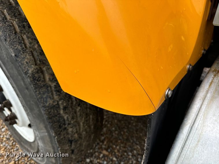 image for item OF9789 2006 International  7400 flatbed truck