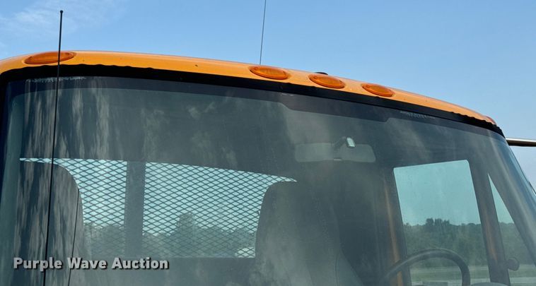 image for item OF9789 2006 International  7400 flatbed truck