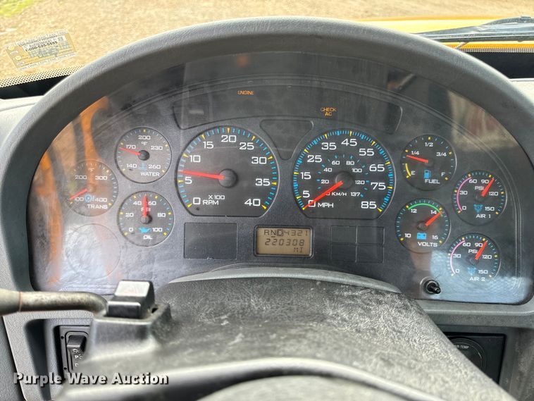 image for item OF9789 2006 International  7400 flatbed truck