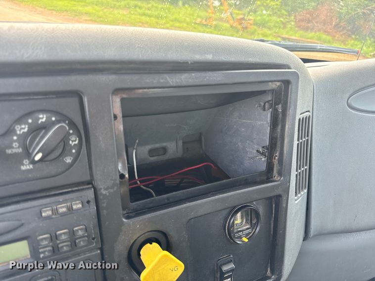 image for item OF9789 2006 International  7400 flatbed truck