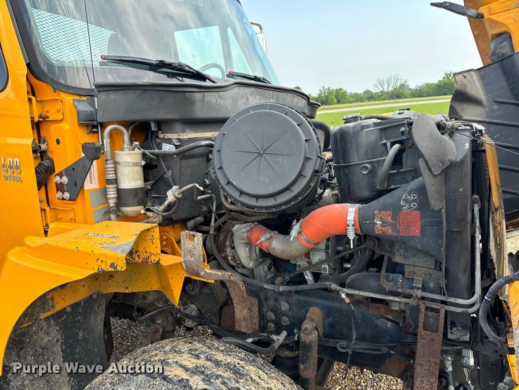 image for item OF9789 2006 International  7400 flatbed truck