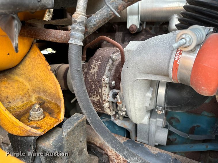 image for item OF9789 2006 International  7400 flatbed truck