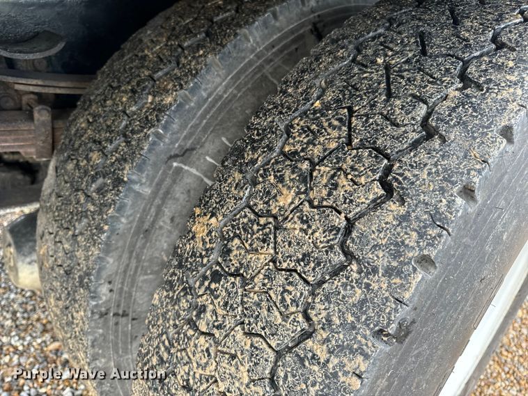 image for item OF9789 2006 International  7400 flatbed truck