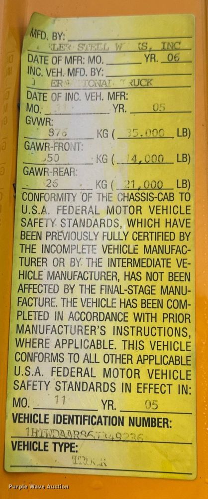 image for item OF9789 2006 International  7400 flatbed truck