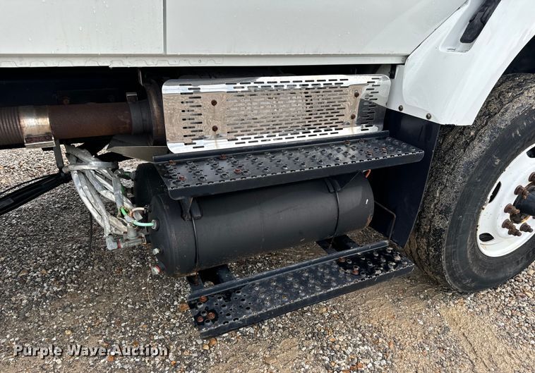 image for item OF9790 2009 International  WorkStar 7500 box truck