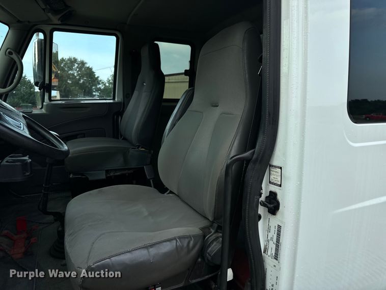 image for item OF9790 2009 International  WorkStar 7500 box truck