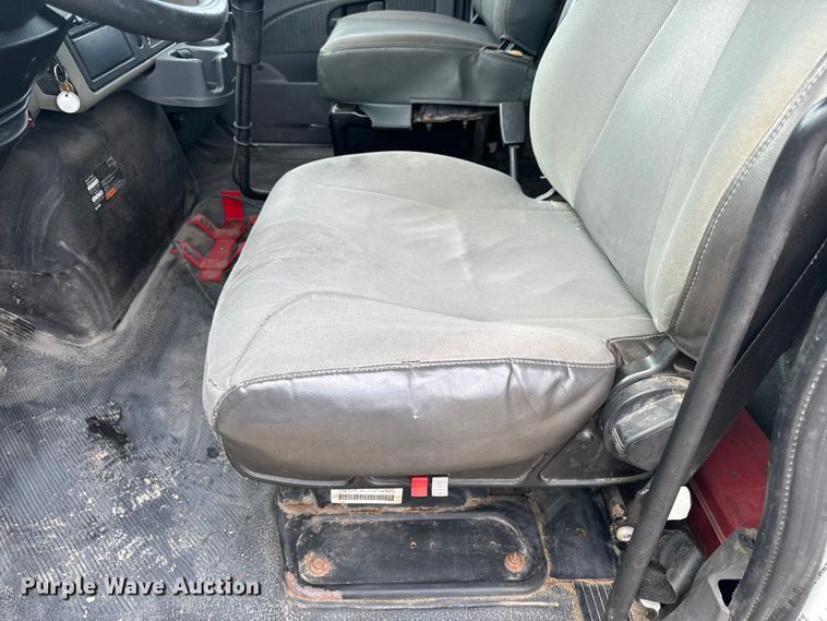 image for item OF9790 2009 International  WorkStar 7500 box truck