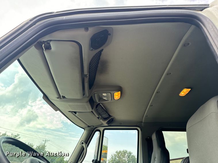 image for item OF9790 2009 International  WorkStar 7500 box truck