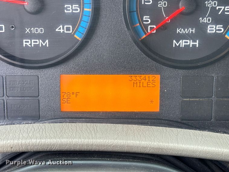 image for item OF9790 2009 International  WorkStar 7500 box truck