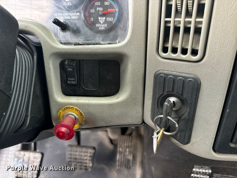 image for item OF9790 2009 International  WorkStar 7500 box truck