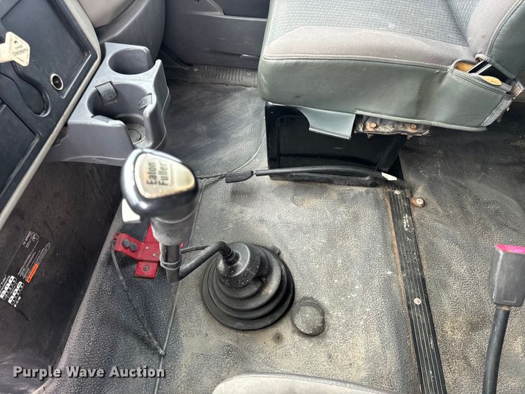 image for item OF9790 2009 International  WorkStar 7500 box truck