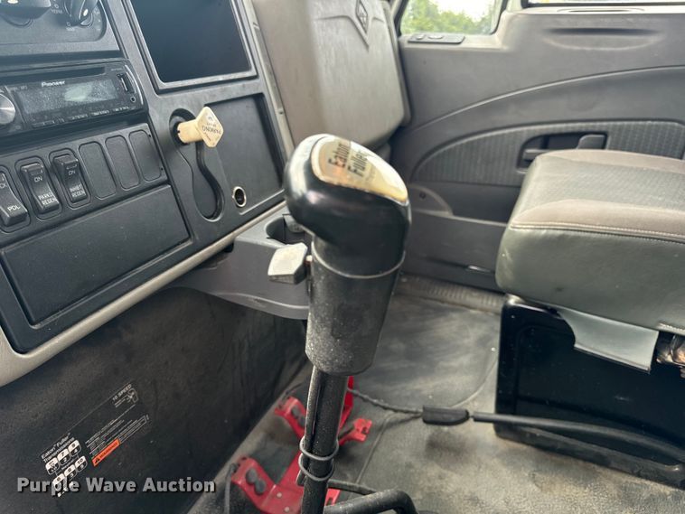 image for item OF9790 2009 International  WorkStar 7500 box truck