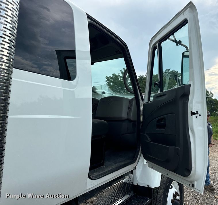 image for item OF9790 2009 International  WorkStar 7500 box truck