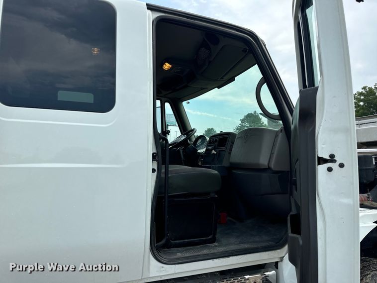 image for item OF9790 2009 International  WorkStar 7500 box truck