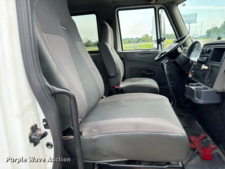 image for item OF9790 2009 International  WorkStar 7500 box truck