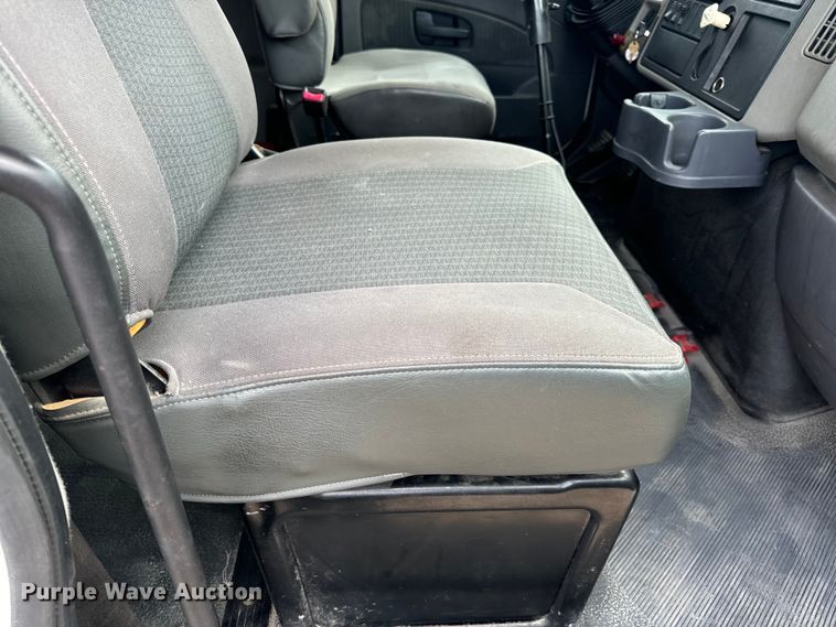 image for item OF9790 2009 International  WorkStar 7500 box truck