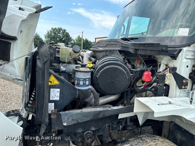 image for item OF9790 2009 International  WorkStar 7500 box truck