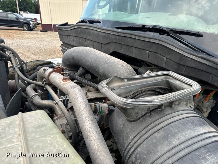 image for item OF9790 2009 International  WorkStar 7500 box truck