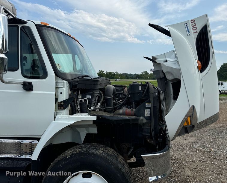 image for item OF9790 2009 International  WorkStar 7500 box truck