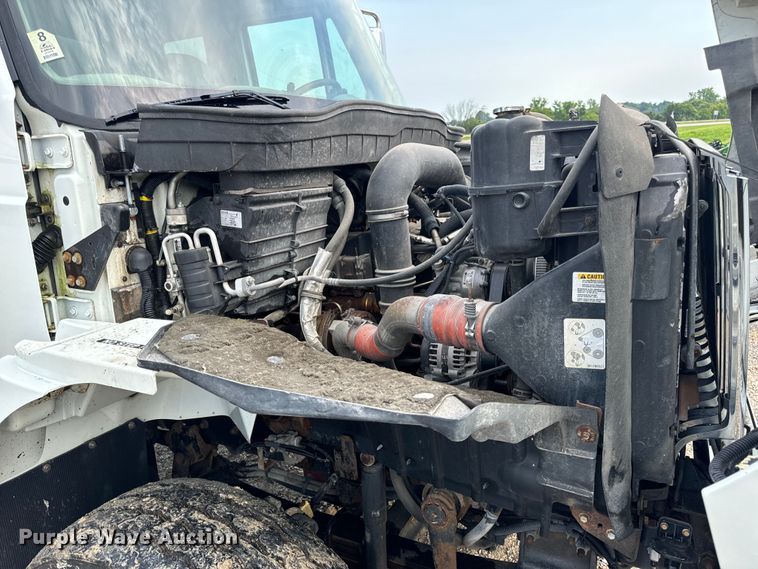 image for item OF9790 2009 International  WorkStar 7500 box truck