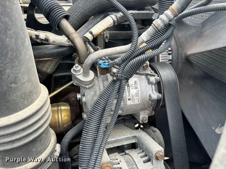 image for item OF9790 2009 International  WorkStar 7500 box truck