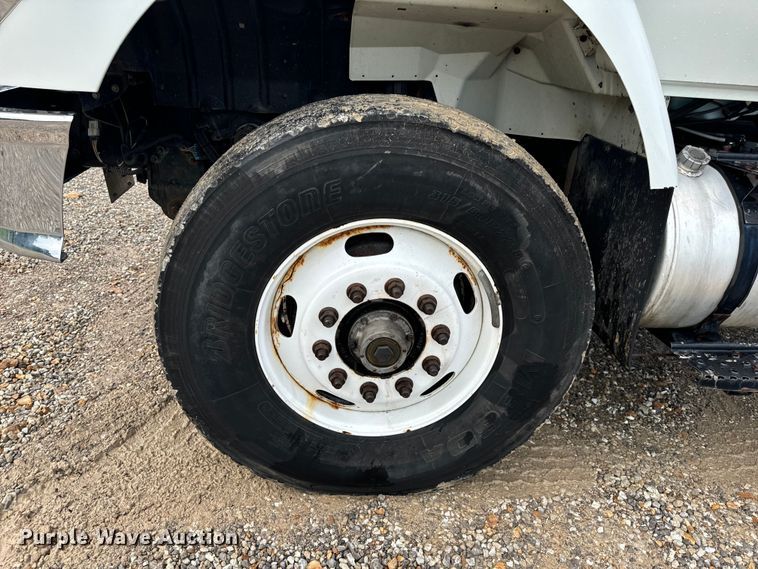 image for item OF9790 2009 International  WorkStar 7500 box truck