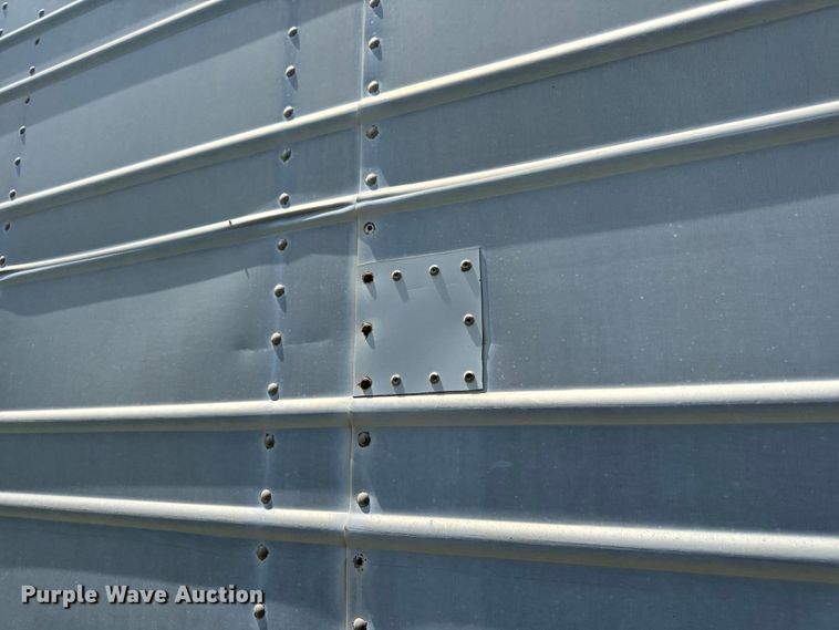 image for item OF9866 2000 Trailmobile dry van trailer