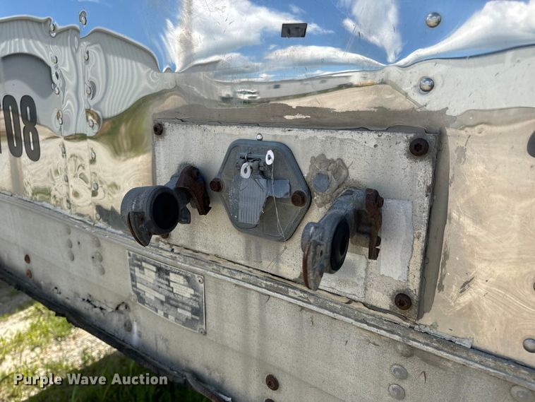 image for item OF9866 2000 Trailmobile dry van trailer