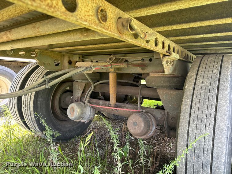 image for item OF9866 2000 Trailmobile dry van trailer