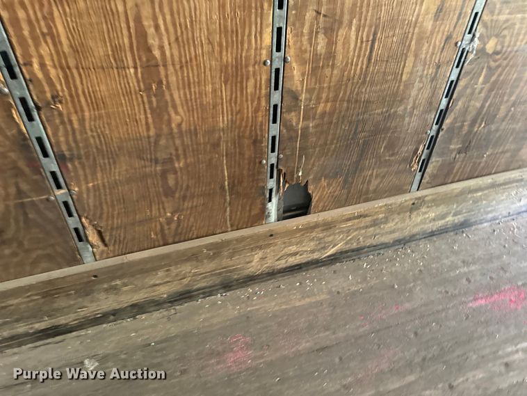 image for item OF9866 2000 Trailmobile dry van trailer