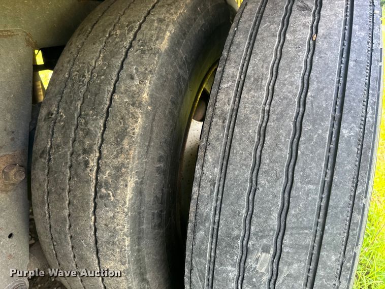 image for item OF9866 2000 Trailmobile dry van trailer