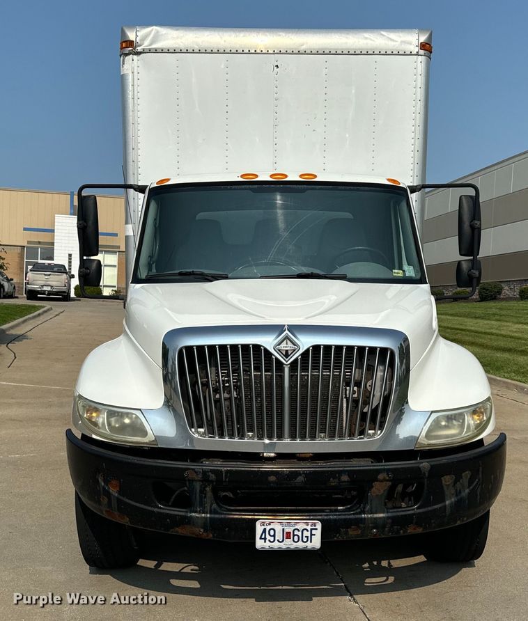 image for item OF9881 2007 International  4300 box truck