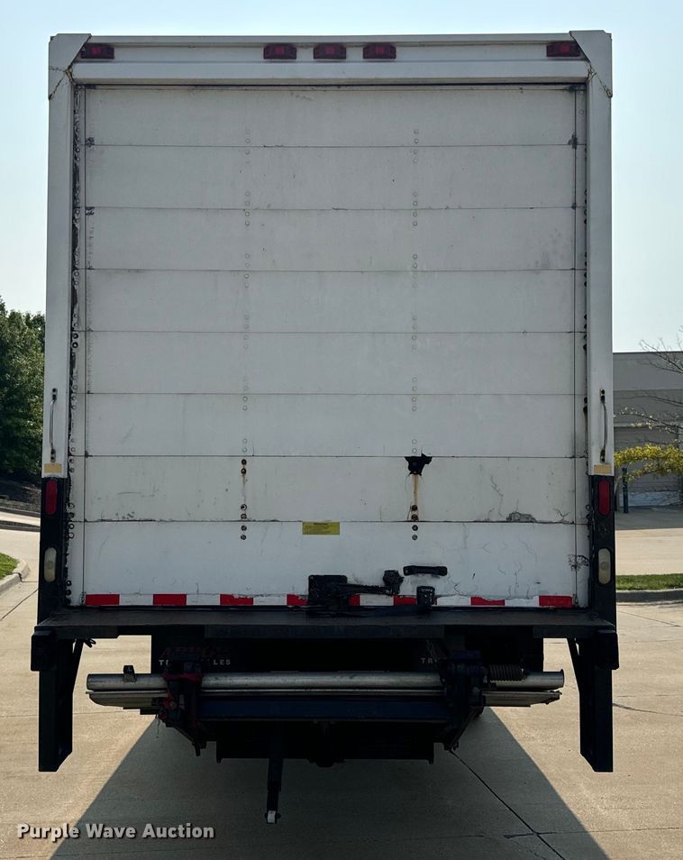 image for item OF9881 2007 International  4300 box truck