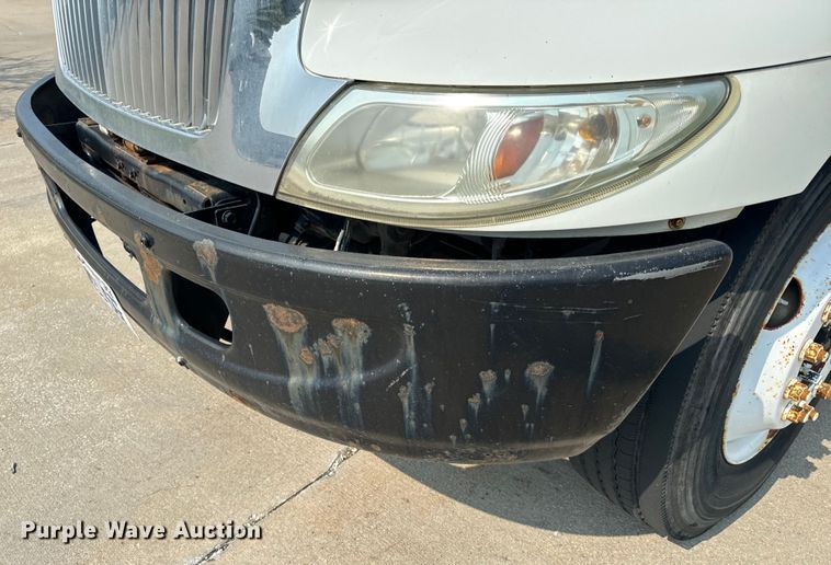 image for item OF9881 2007 International  4300 box truck