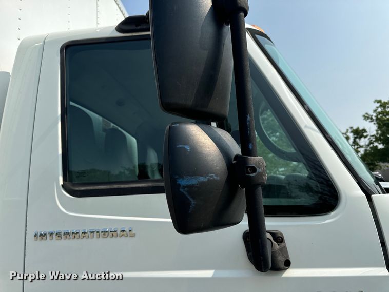 image for item OF9881 2007 International  4300 box truck