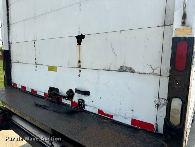 image for item OF9881 2007 International  4300 box truck